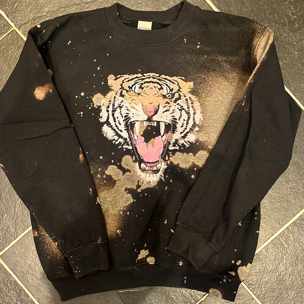Black bleach stain Gilda  sweater